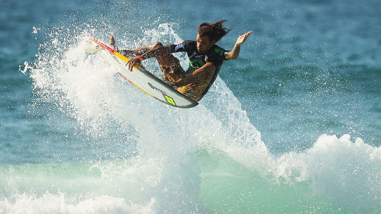 Daily Buzz: Surfing magazine in hot water for making a monkey of a man